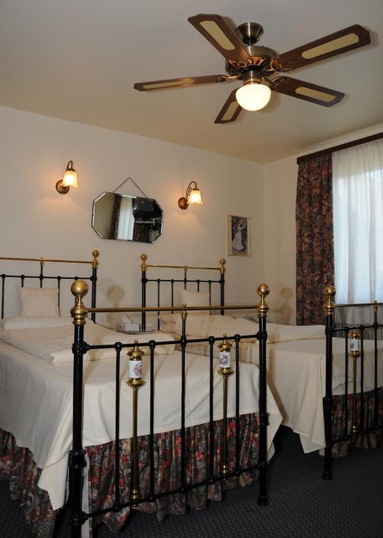 Hotel Admiral Wiesbaden Habitación foto